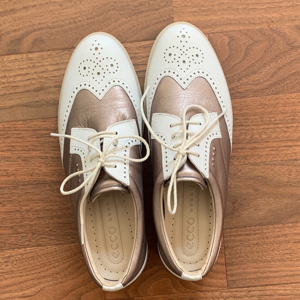 ECCO Bronze and White Leather Oxfords. - Picture 6 of 15